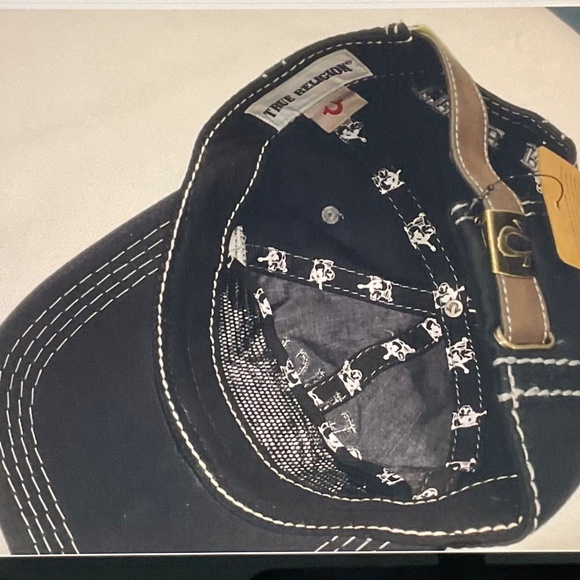True religion Trucker hat. - Picture 6 of 7